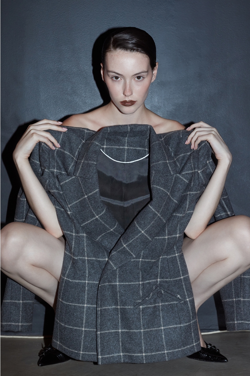 CHECKED HOURGLASS BLAZER