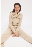 BEIGE CABLE-KNIT TURTLENECK SWEATER IN CASHMERE