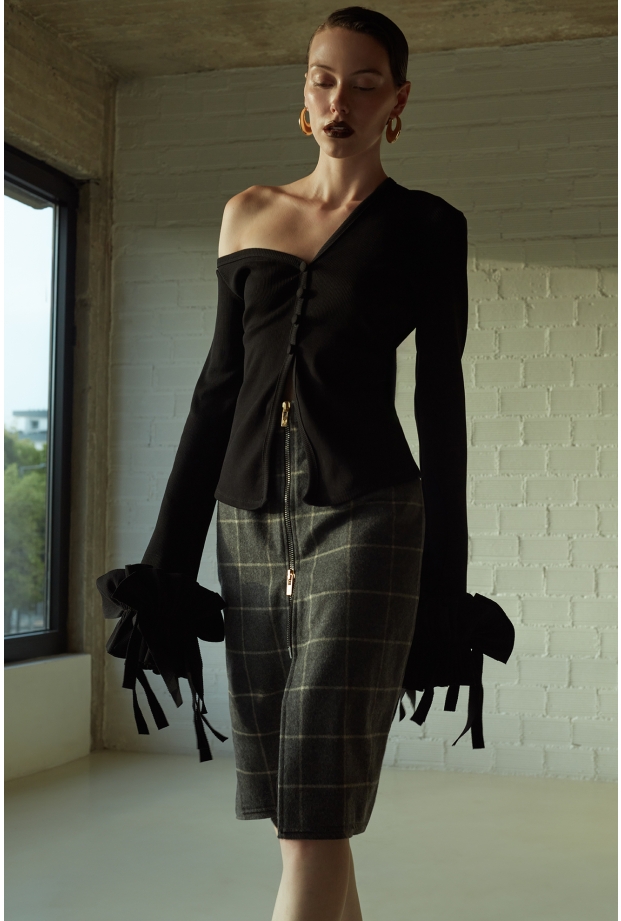 Product Image: BLACK ASYMMETRICAL RIB TOP