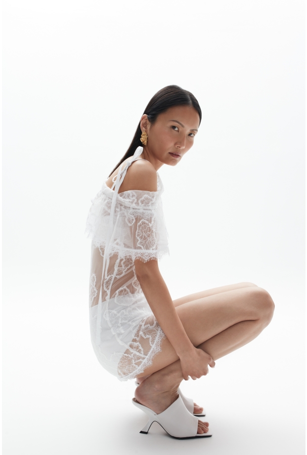 Product Image: WHITE ASYMMETRICAL LACED TOP