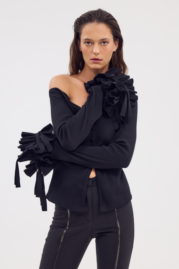 BLACK ASYMMETRICAL RIB TOP